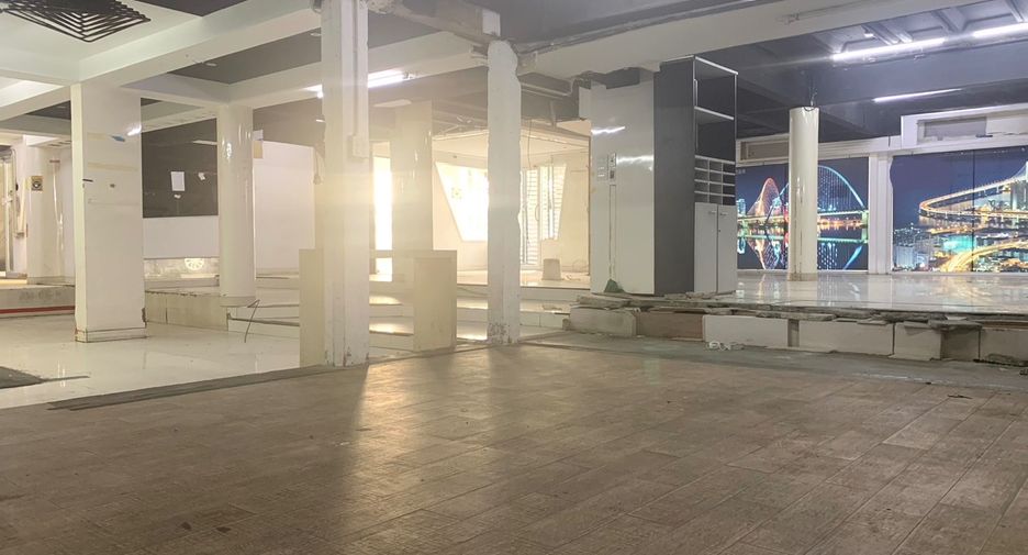 出租 16 卧室 商业空间 在 Watthana, 曼谷