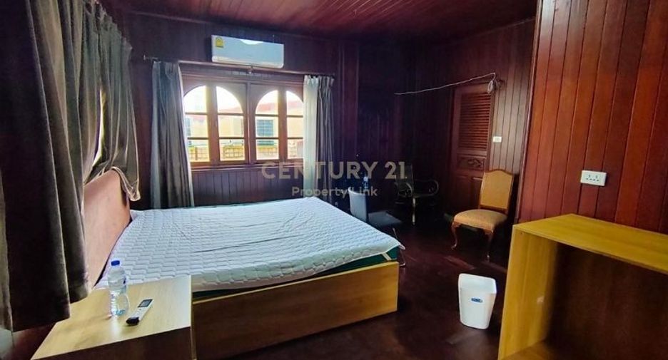 For rent 9 bedrooms retail Space in Chatuchak, Bangkok