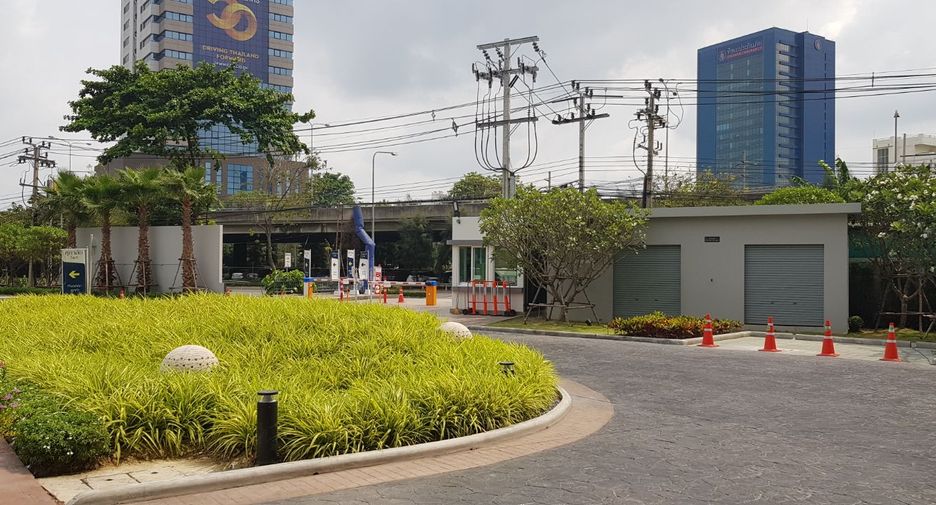 For rent retail Space in Yan Nawa, Bangkok