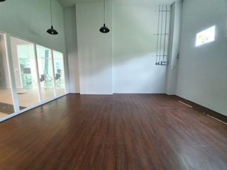 For rent retail Space in Yan Nawa, Bangkok