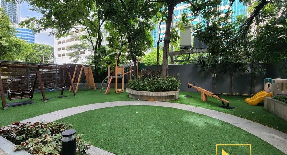 For rent 3 bedrooms condo in Khlong Toei, Bangkok