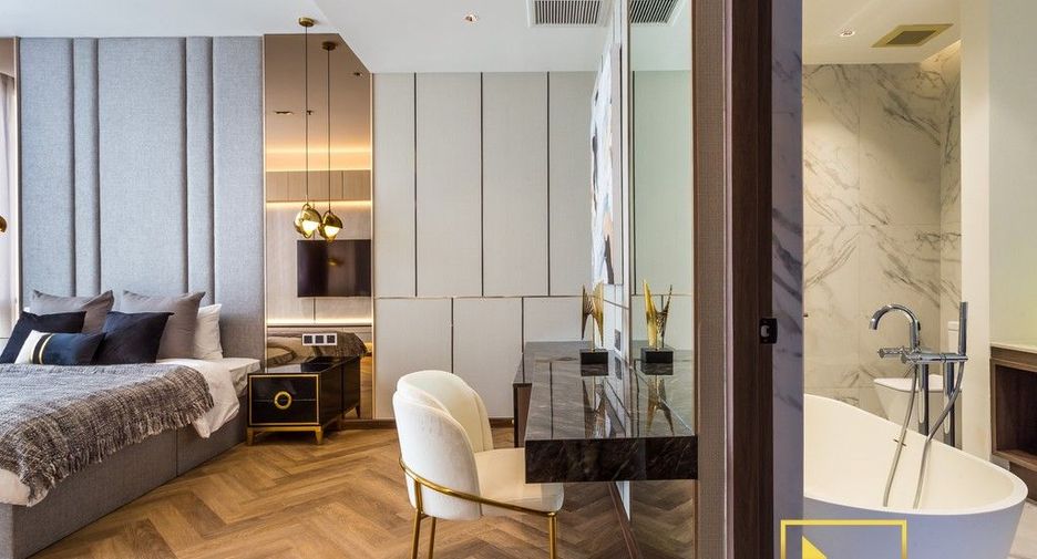 For rent 3 bedrooms condo in Khlong Toei, Bangkok