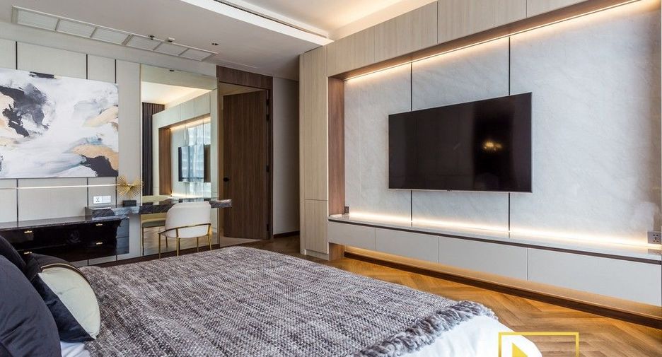 For rent 3 bedrooms condo in Khlong Toei, Bangkok