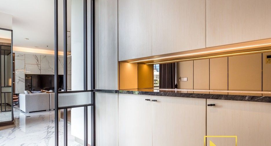 For rent 3 bedrooms condo in Khlong Toei, Bangkok
