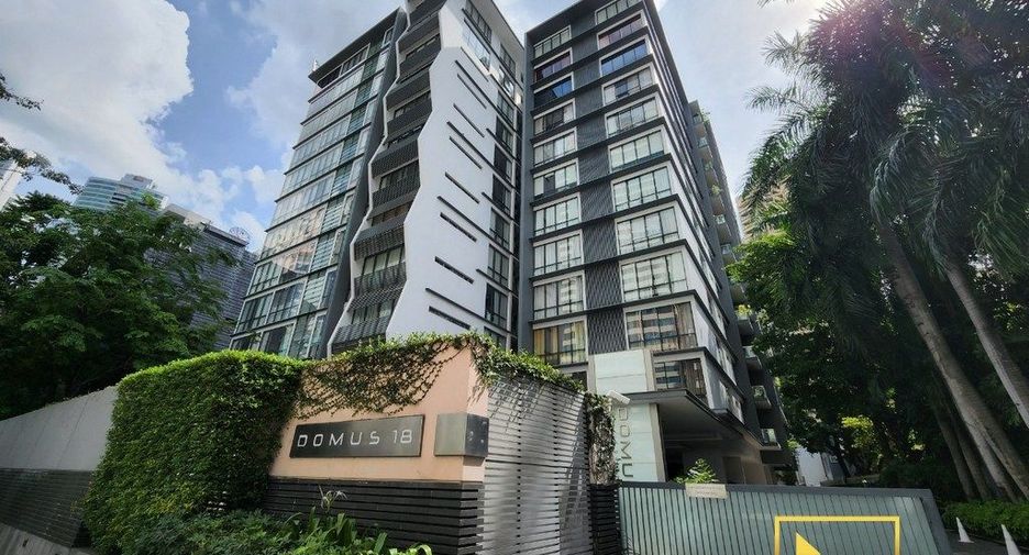 For rent 3 bedrooms condo in Khlong Toei, Bangkok