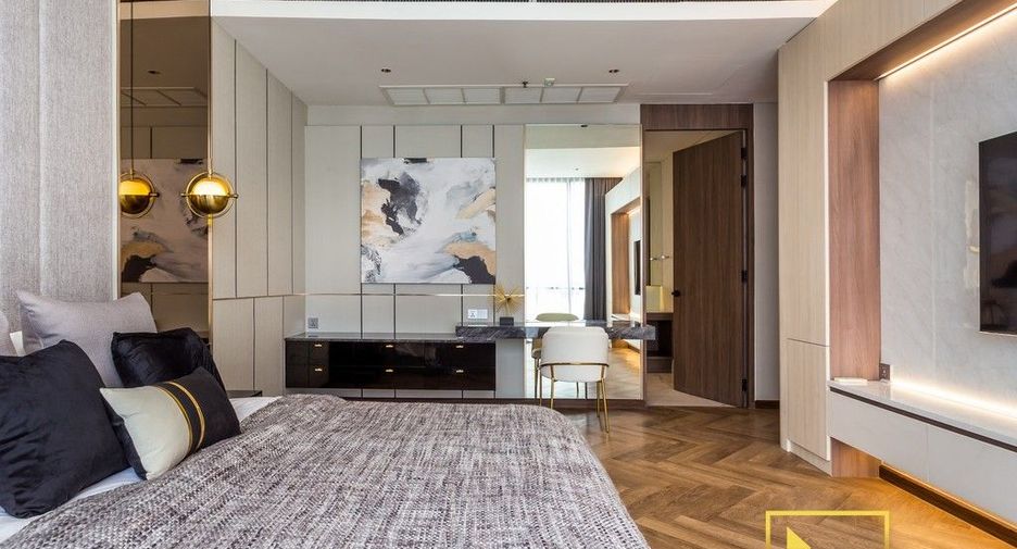 For rent 3 bedrooms condo in Khlong Toei, Bangkok