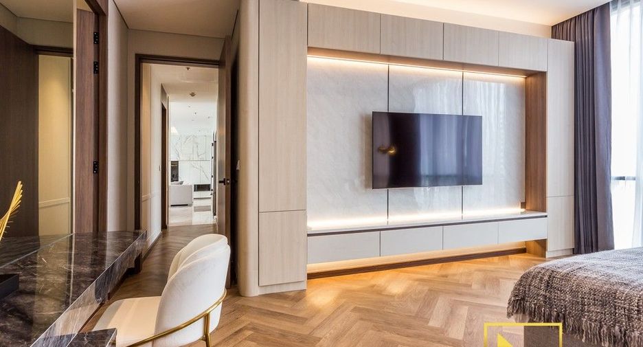 For rent 3 bedrooms condo in Khlong Toei, Bangkok
