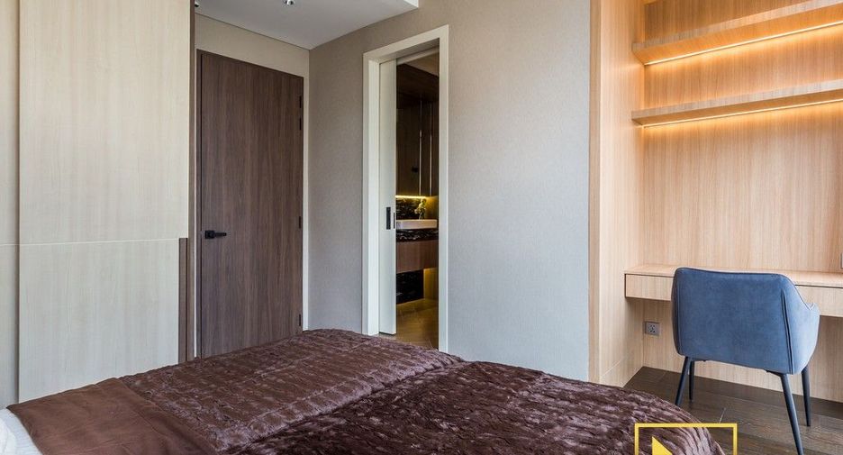 For rent 3 bedrooms condo in Khlong Toei, Bangkok