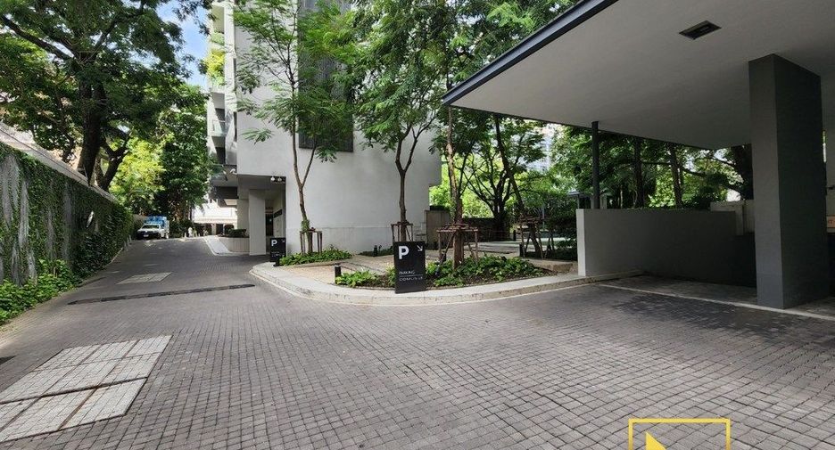 For rent 3 bedrooms condo in Khlong Toei, Bangkok