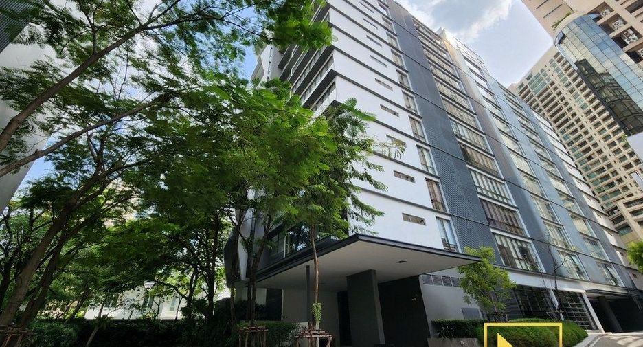 For rent 3 bedrooms condo in Khlong Toei, Bangkok