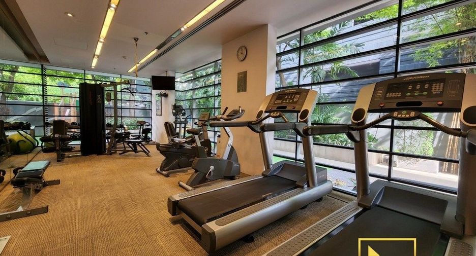 For rent 3 bedrooms condo in Khlong Toei, Bangkok