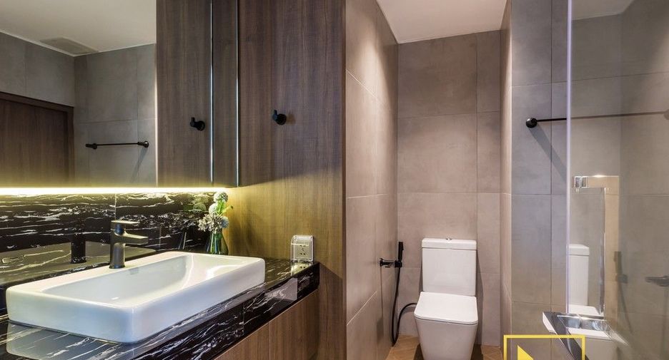 For rent 3 bedrooms condo in Khlong Toei, Bangkok
