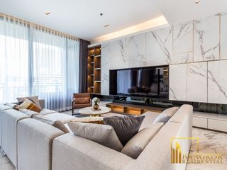 Condo en alquiler de 3 habitaciones en Khlong Toei, Bangkok