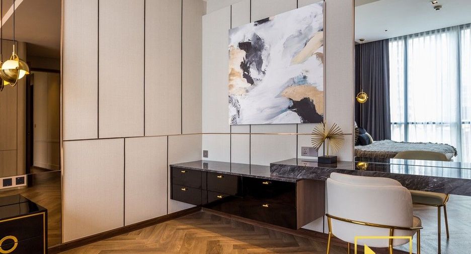 For rent 3 bedrooms condo in Khlong Toei, Bangkok