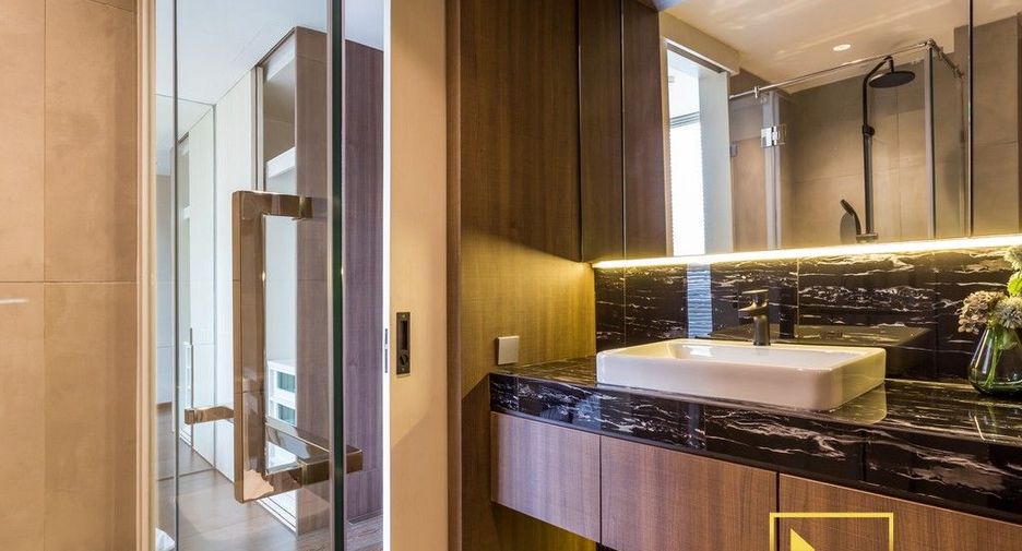 For rent 3 bedrooms condo in Khlong Toei, Bangkok