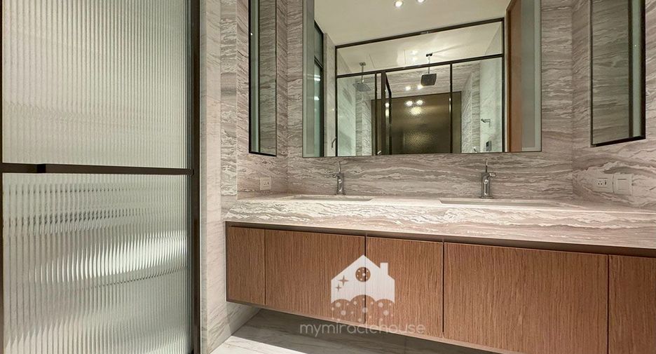 For rent 1 Beds condo in Pathum Wan, Bangkok