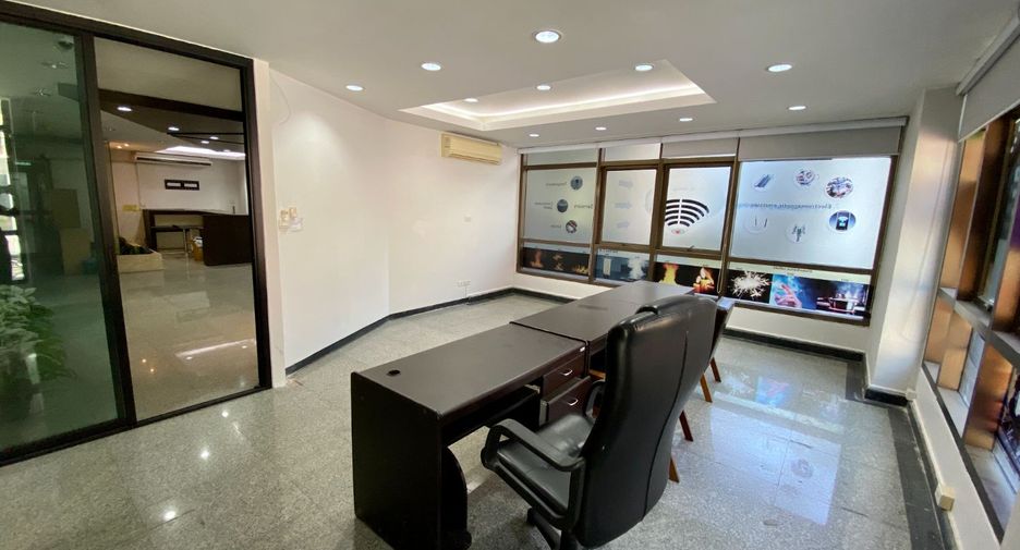 For sale 3 bed office in Suan Luang, Bangkok