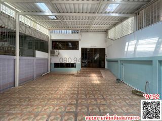 For rent 7 bedrooms townhouse in Yan Nawa, Bangkok