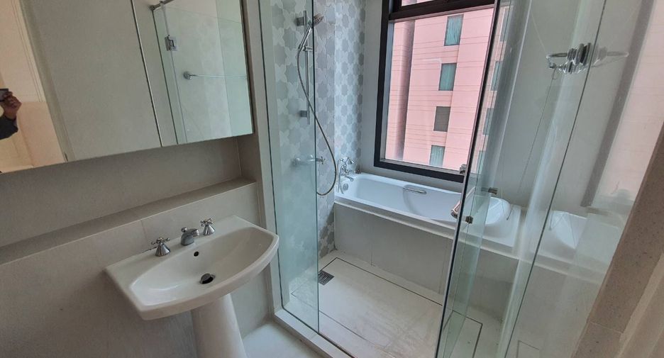 For rent and for sale 2 bedrooms condo in Khlong Toei, Bangkok