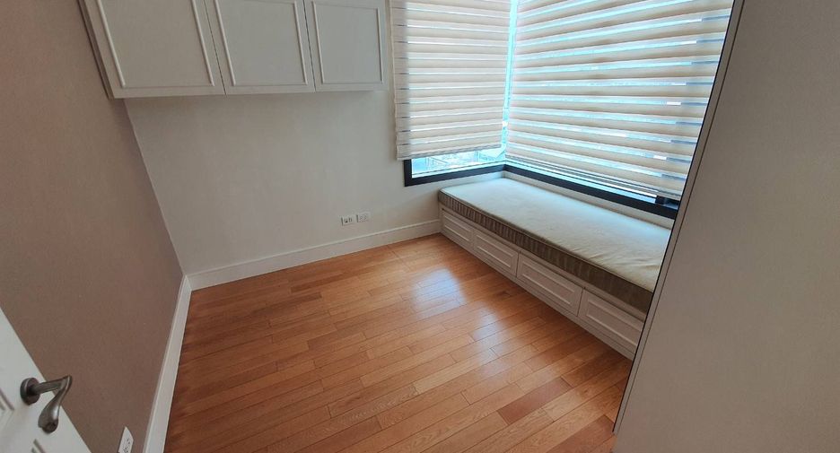 For rent and for sale 2 bedrooms condo in Khlong Toei, Bangkok