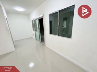 For sale 3 bed townhouse in Phatthana Nikhom, Lopburi