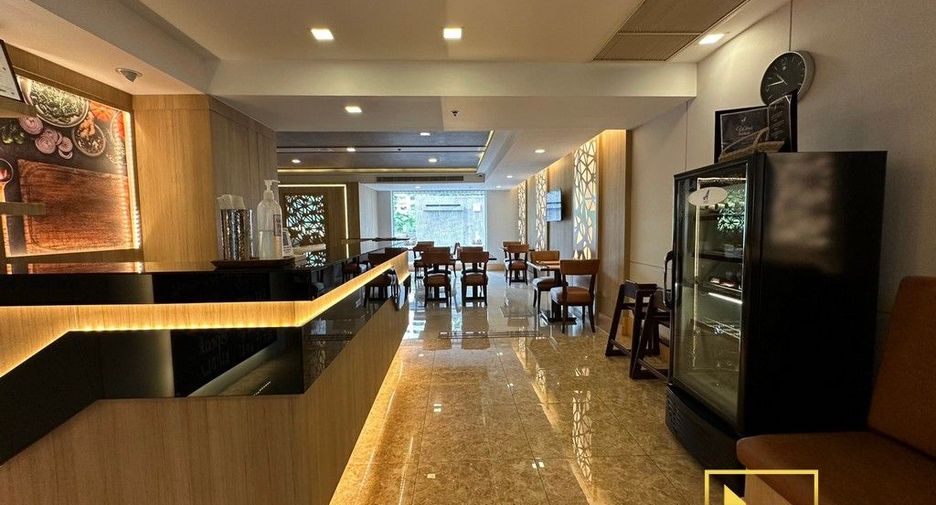 Apartamento con servicios en alquiler de 1 habitaciones en Khlong Toei, Bangkok