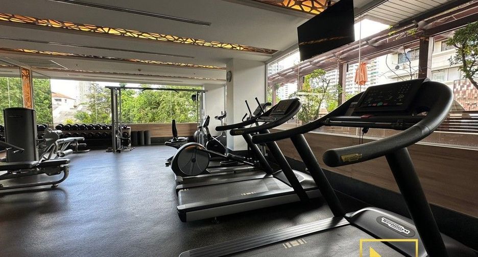 Apartamento con servicios en alquiler de 1 habitaciones en Khlong Toei, Bangkok