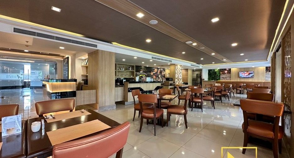 Apartamento con servicios en alquiler de 1 habitaciones en Khlong Toei, Bangkok