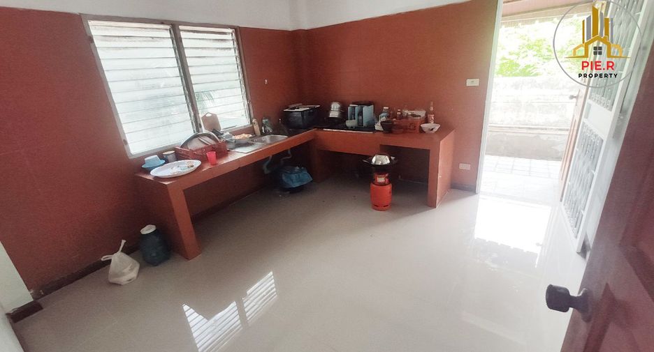 For sale 4 bedrooms house in Lat Krabang, Bangkok