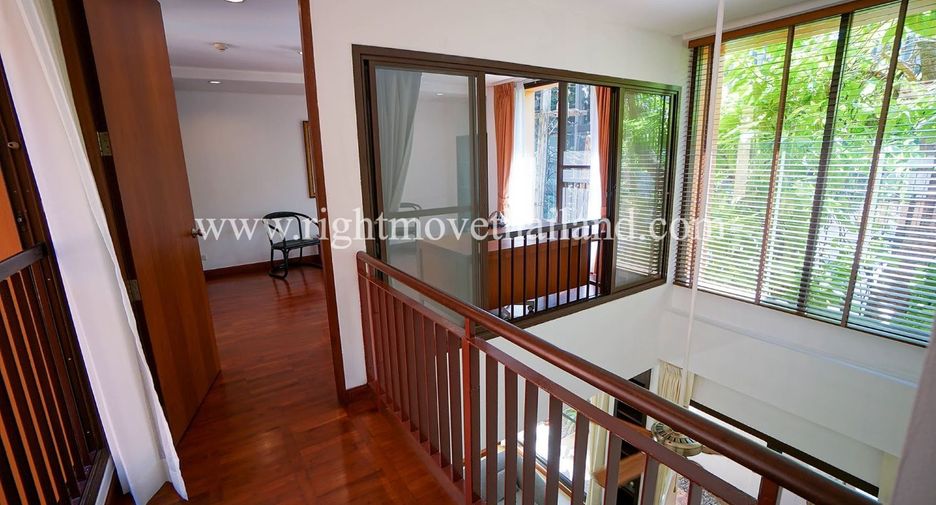For rent 3 bedrooms townhouse in Khlong Toei, Bangkok