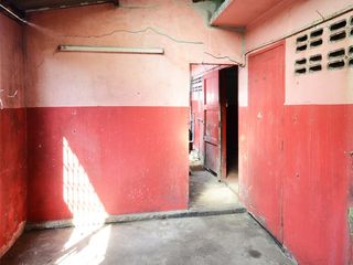 Local comercial en venta de 4 habitaciones en Bang Kruai, Nonthaburi