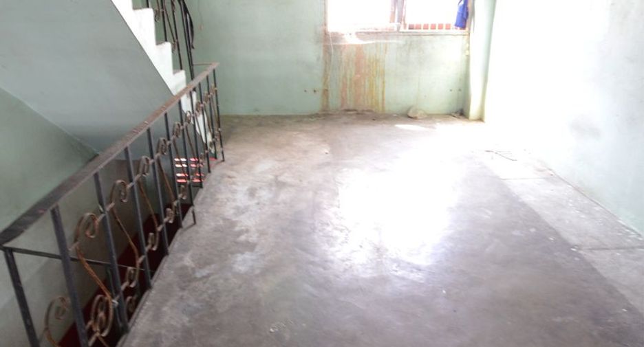 Local comercial en venta de 4 habitaciones en Bang Kruai, Nonthaburi