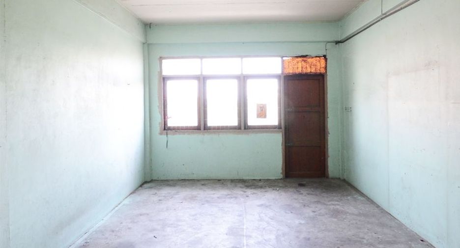 Local comercial en venta de 4 habitaciones en Bang Kruai, Nonthaburi