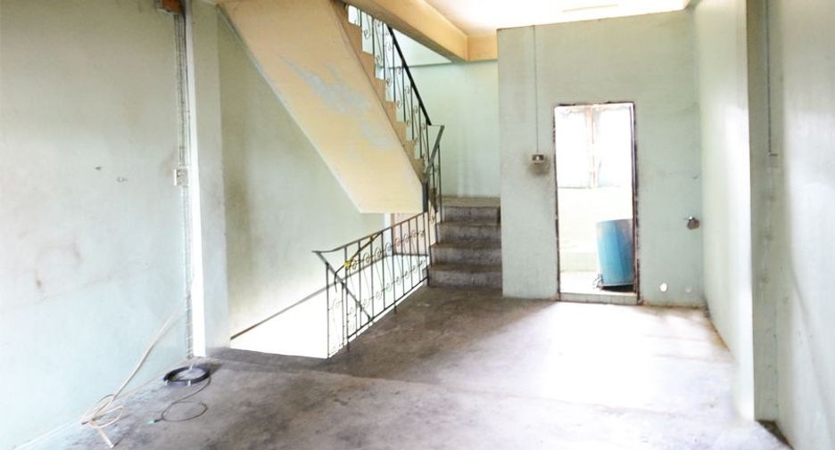 Local comercial en venta de 4 habitaciones en Bang Kruai, Nonthaburi