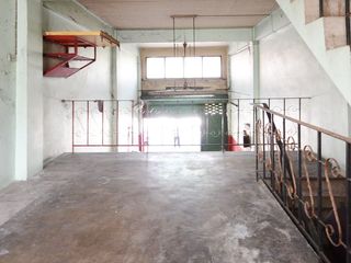 Local comercial en venta de 4 habitaciones en Bang Kruai, Nonthaburi