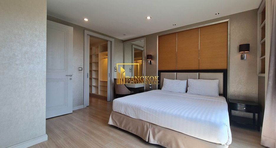 For rent 3 bedrooms serviced apartment in Khlong Toei, Bangkok