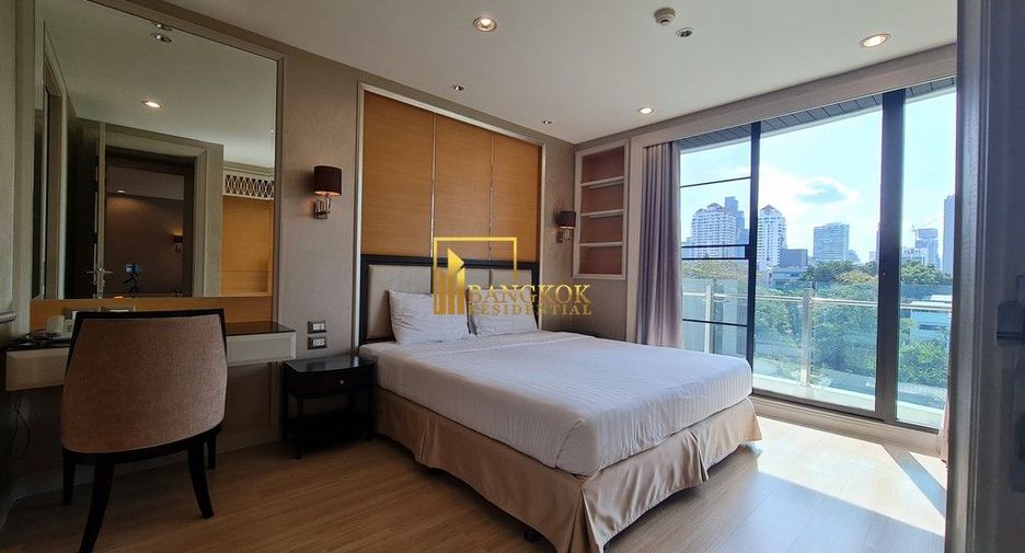 For rent 3 bedrooms serviced apartment in Khlong Toei, Bangkok
