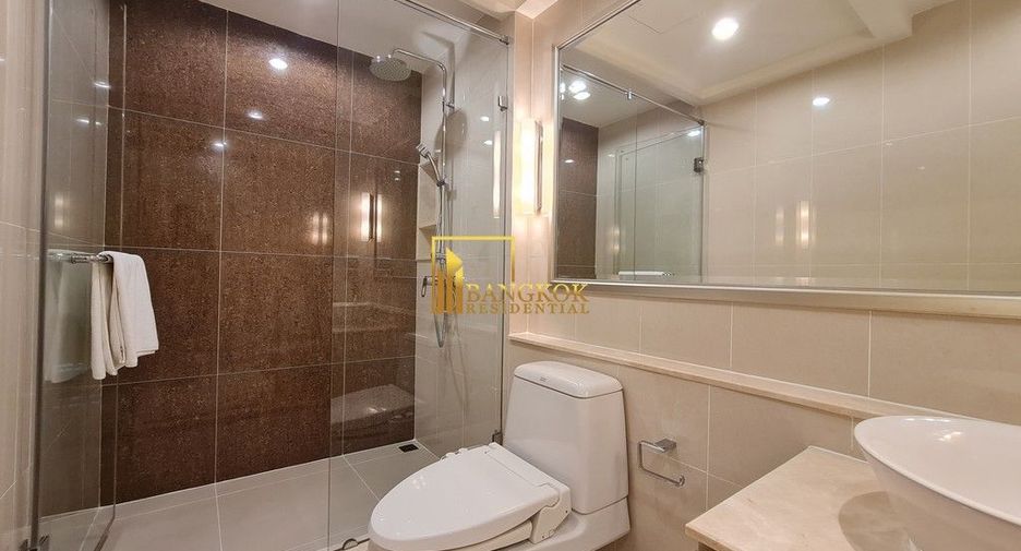 For rent 3 bedrooms serviced apartment in Khlong Toei, Bangkok