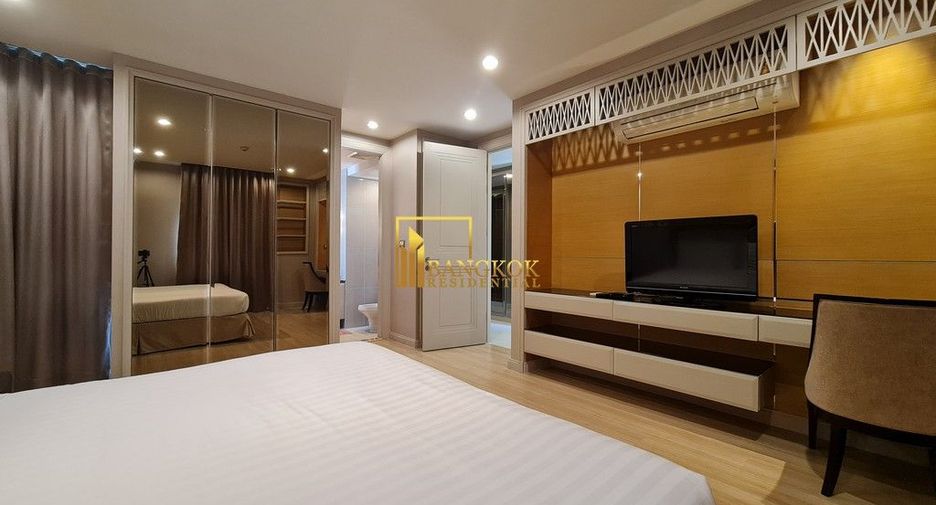 For rent 3 bedrooms serviced apartment in Khlong Toei, Bangkok