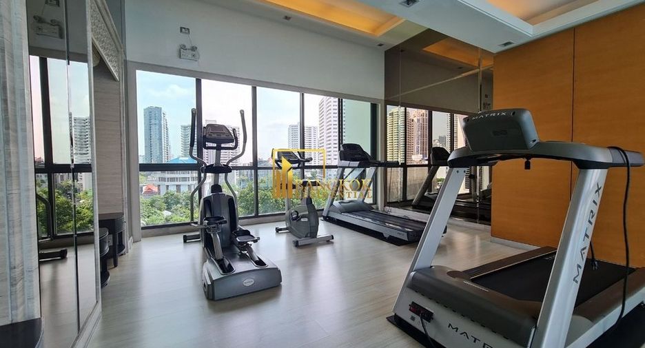 For rent 3 bedrooms serviced apartment in Khlong Toei, Bangkok