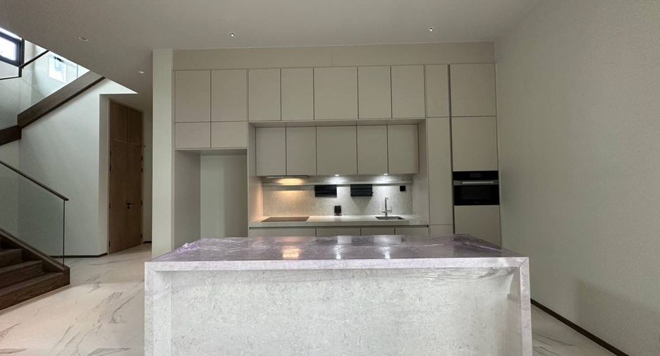 For rent 4 bed condo in Suan Luang, Bangkok