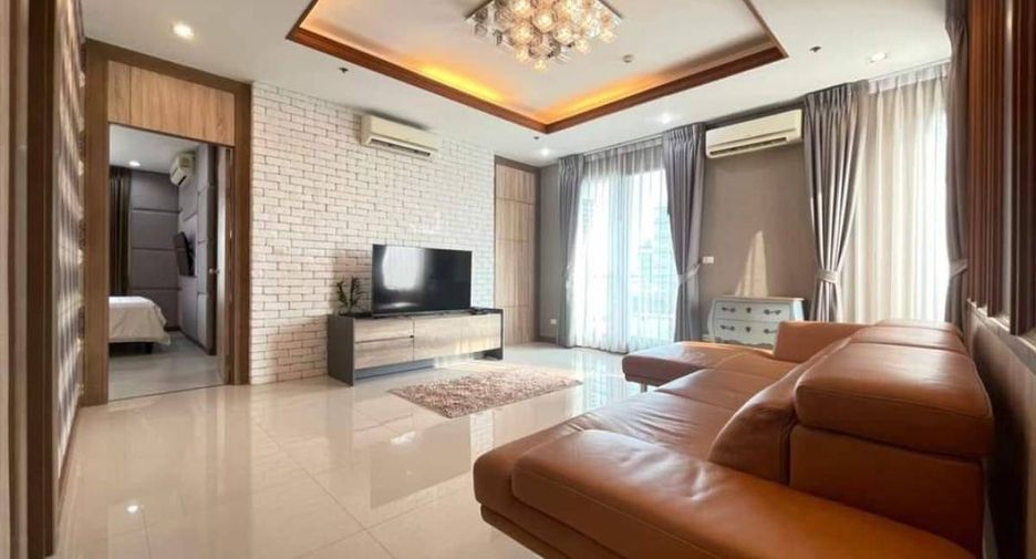 Condo en alquiler de 3 habitaciones en Watthana, Bangkok