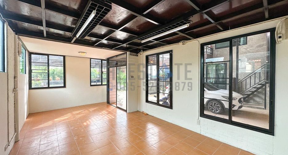 For rent and for sale 4 bedrooms house in San Kamphaeng, Chiang Mai