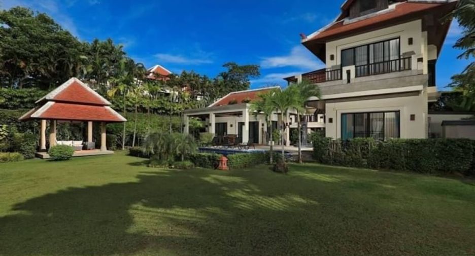 For sale 4 bedrooms villa in Mueang Phuket, Phuket