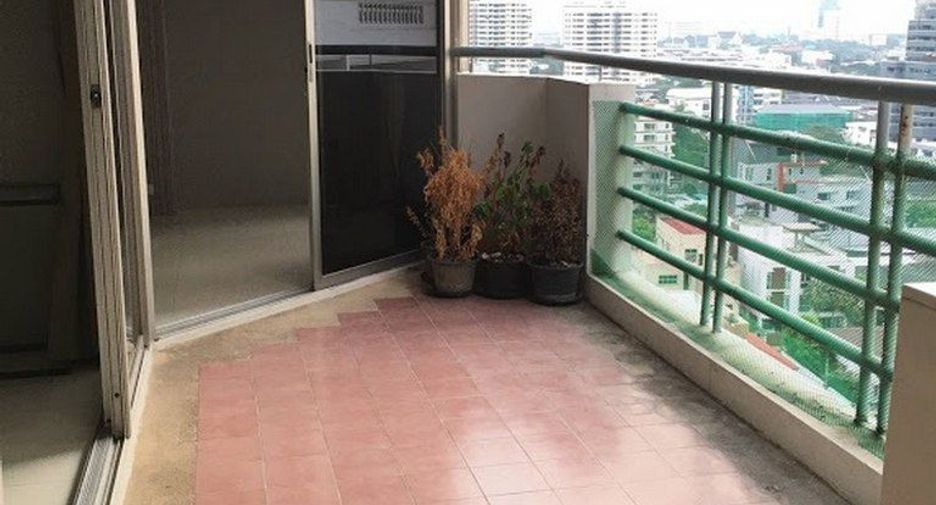 Wohnung zur Miete mit 2 Zimmer in Khlong Toei, Bangkok