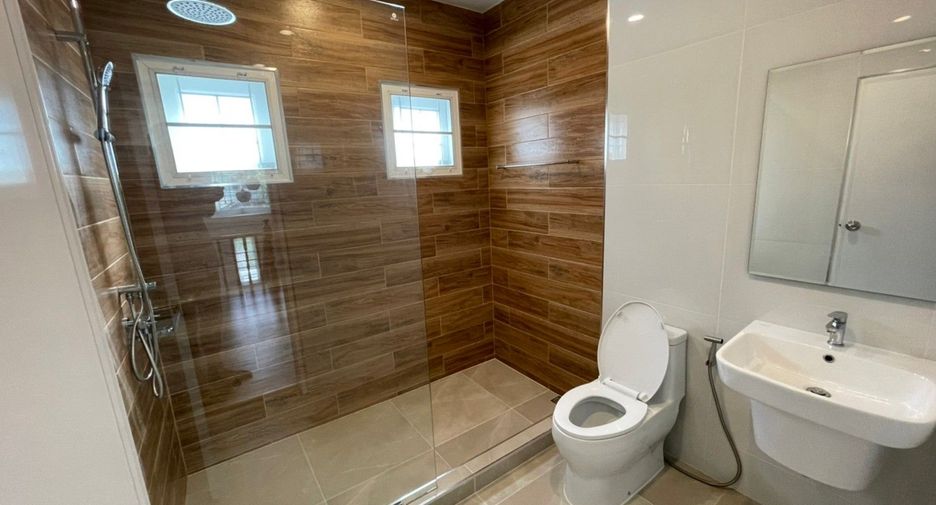 For sale 4 bedrooms house in Thanyaburi, Pathum Thani