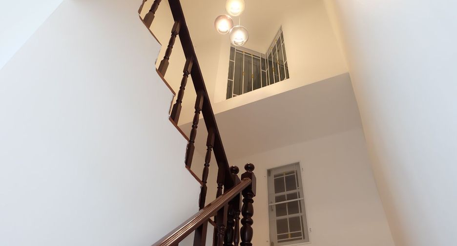 For sale 4 bedrooms house in Thanyaburi, Pathum Thani