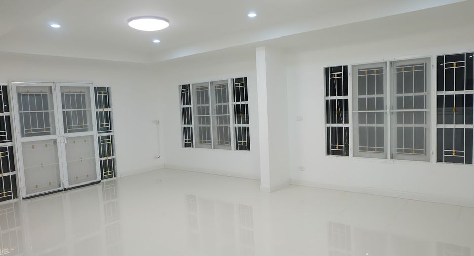 For sale 4 bedrooms house in Thanyaburi, Pathum Thani
