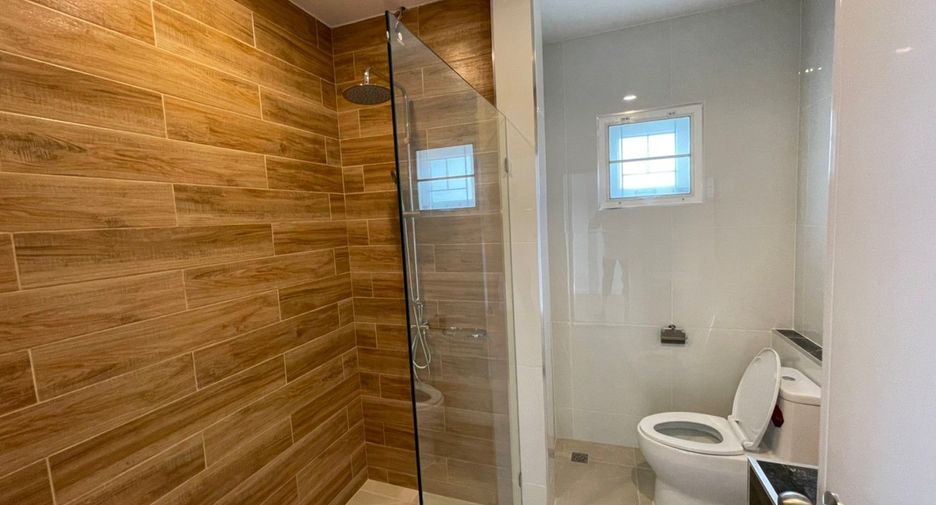 For sale 4 bedrooms house in Thanyaburi, Pathum Thani
