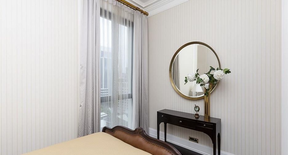 For rent 2 bedrooms condo in Pathum Wan, Bangkok